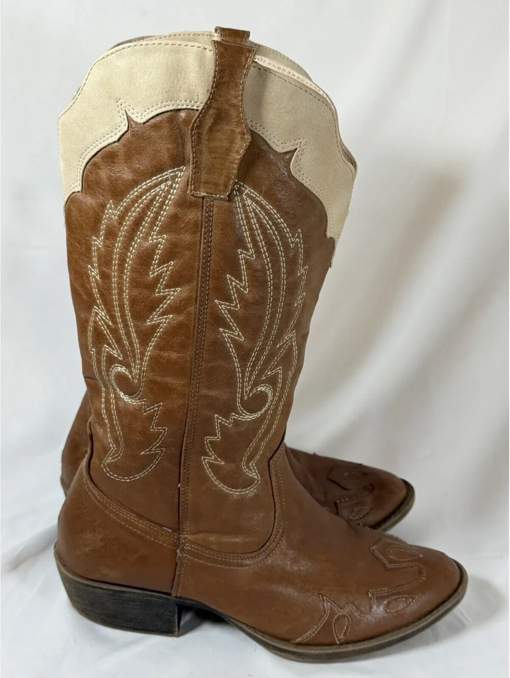 Vintage Two-Tone Western Cowboy Boots Leather, Embroidered Women’s 9.5